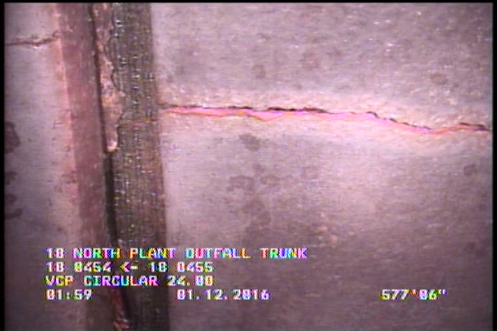Crack Longitudinal, at 12 o'clock, within 8 inches of joint: YES, Start