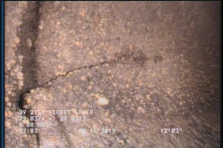Crack Longitudinal, at 09 o'clock, within 8 inches of joint: NO
