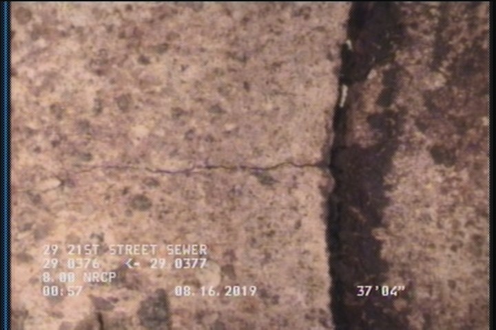 Crack Multiple, from 09 to 03 o'clock, within 8 inches of joint: YES