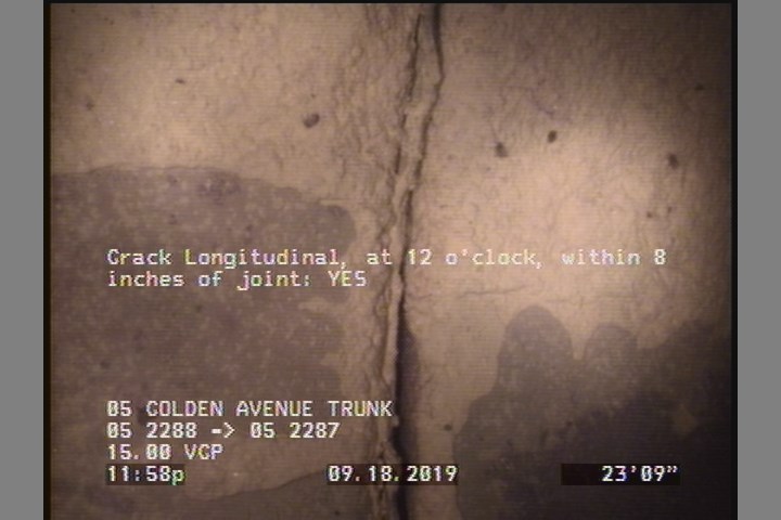 Crack Longitudinal, at 12 o'clock, within 8 inches of joint: YES