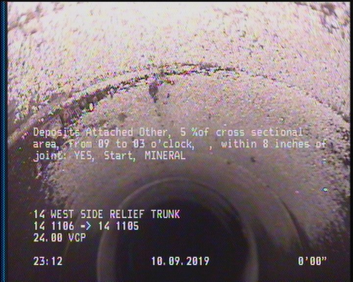 Deposits Attached Other, 5 %of cross sectional area, from 09 to 03 o'clock, , within 8 inches of joint: YES, Start - MINERAL