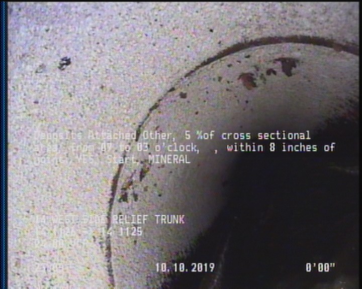 Deposits Attached Other, 5 %of cross sectional area, from 09 to 03 o'clock, , within 8 inches of joint: YES, Start - MINERAL