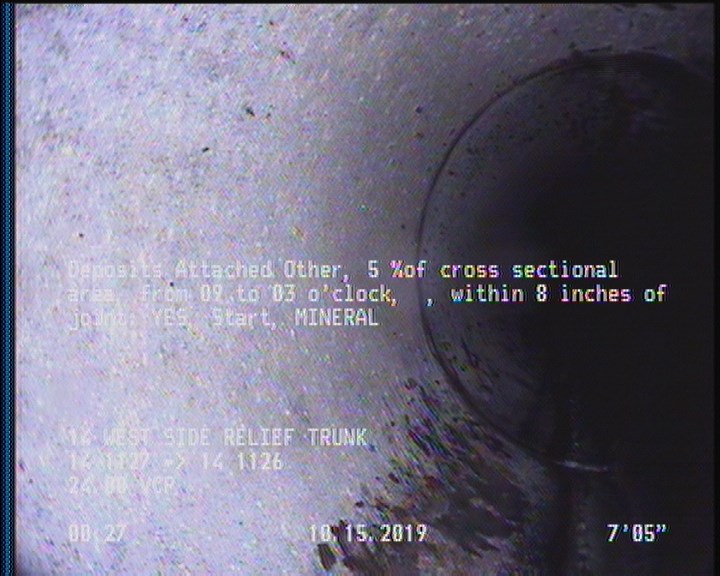 Deposits Attached Other, 5 %of cross sectional area, from 09 to 03 o'clock, , within 8 inches of joint: YES, Start - MINERAL