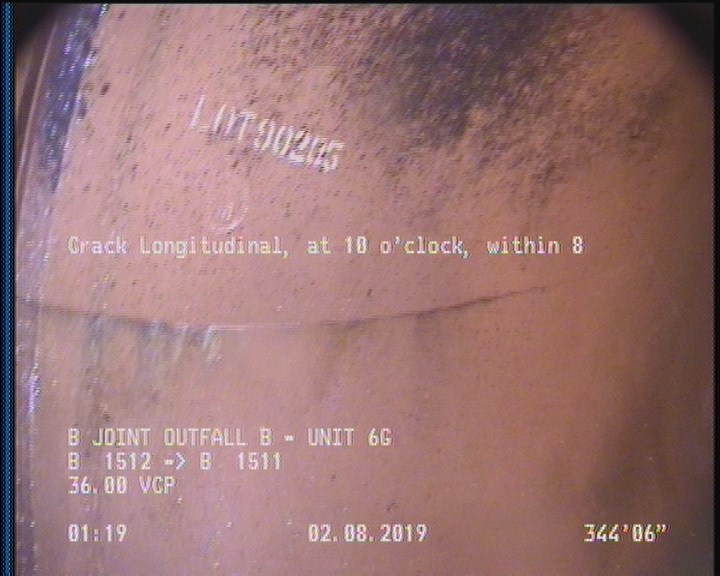 Crack Longitudinal, at 10 o'clock, within 8 inches of joint: YES