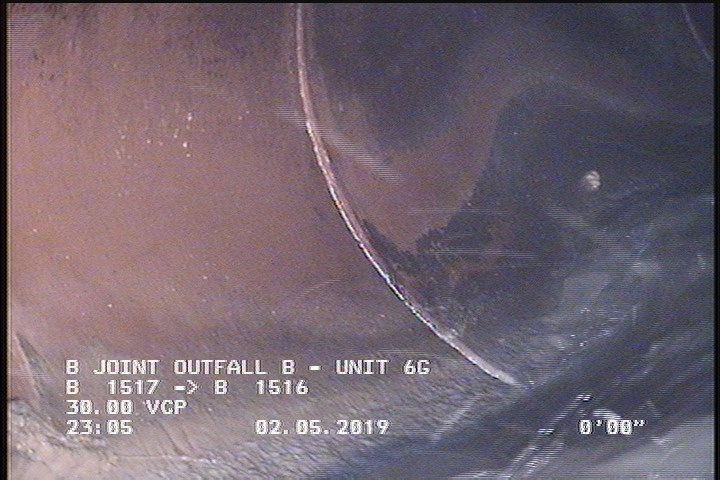 Deposits Attached Grease, 5 %of cross sectional area, from 04 to 08 o'clock, , within 8 inches of joint: YES, Start