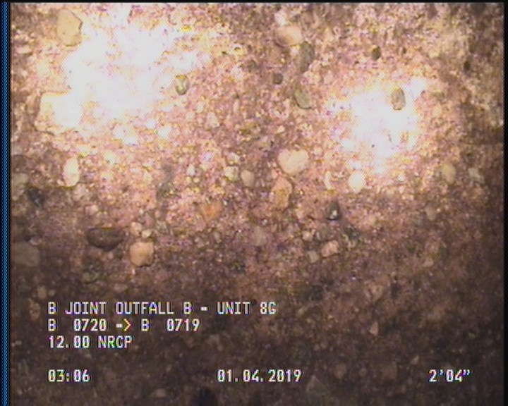 Surface Aggregate Projecting, from 08 to 04 o'clock, within 8 inches of joint: YES, Start
