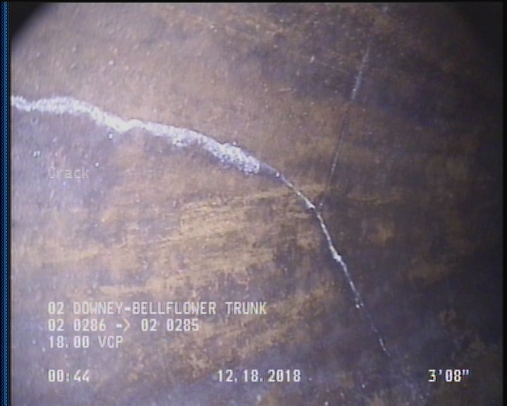 Crack Multiple, from 09 to 03 o'clock, within 8 inches of joint: YES, Start