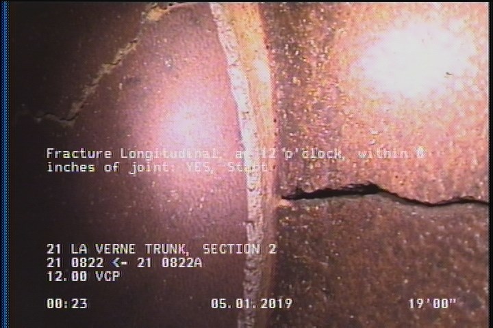 Fracture Longitudinal, at 12 o'clock, within 8 inches of joint: YES, Start