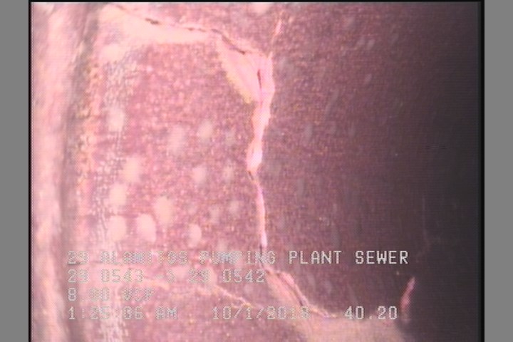 Fracture Multiple, from 08 to 03 o'clock, within 8 inches of joint: YES
