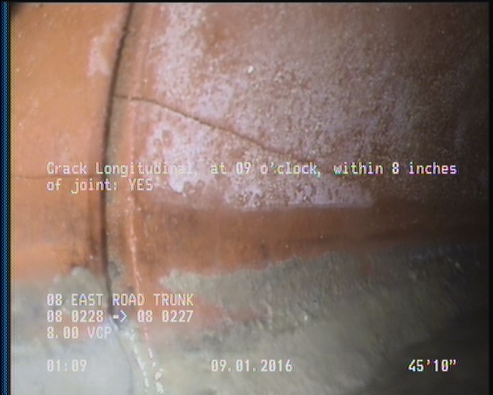 Crack Longitudinal, at 09 o'clock, within 8 inches of joint: YES