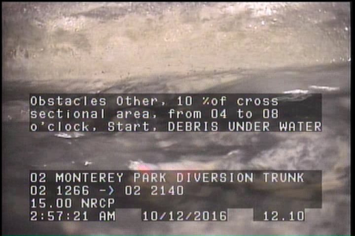 Obstacles Other, 10 %of cross sectional area, from 04 to 08 o'clock, Start - DEBRIS UNDER WATER