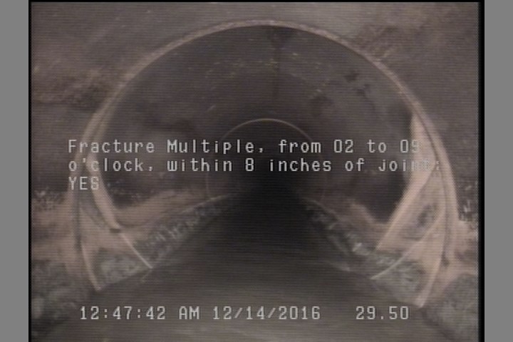 Fracture Multiple, from 02 to 09 o'clock, within 8 inches of joint: YES