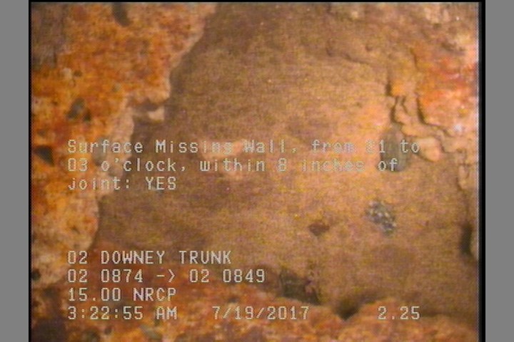 Surface Missing Wall, from 01 to 03 o'clock, within 8 inches of joint: YES