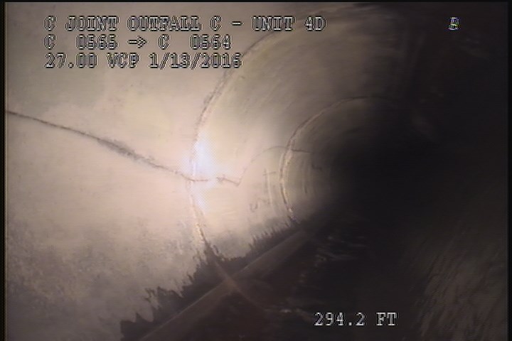 Fracture Spiral, from 09 to 12 o'clock, within 8 inches of joint: YES, Start - SLIGHT