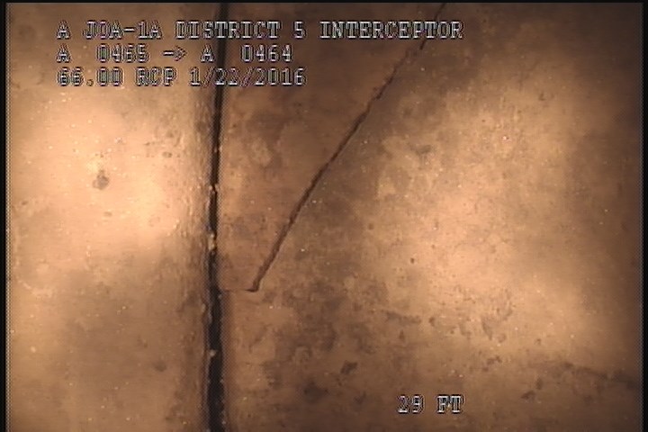 Broken, from 10 to 03 o'clock, within 8 inches of joint: YES