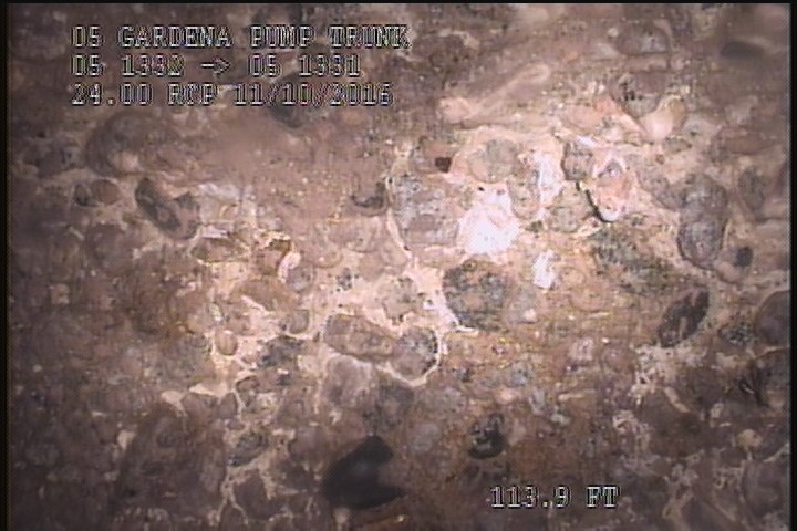 Surface Aggregate Projecting, from 09 to 03 o'clock, within 8 inches of joint: NO - SEVERE AGG