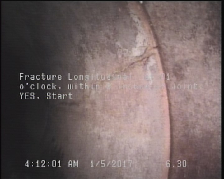 Fracture Longitudinal, at 01 o'clock, within 8 inches of joint: YES, Start