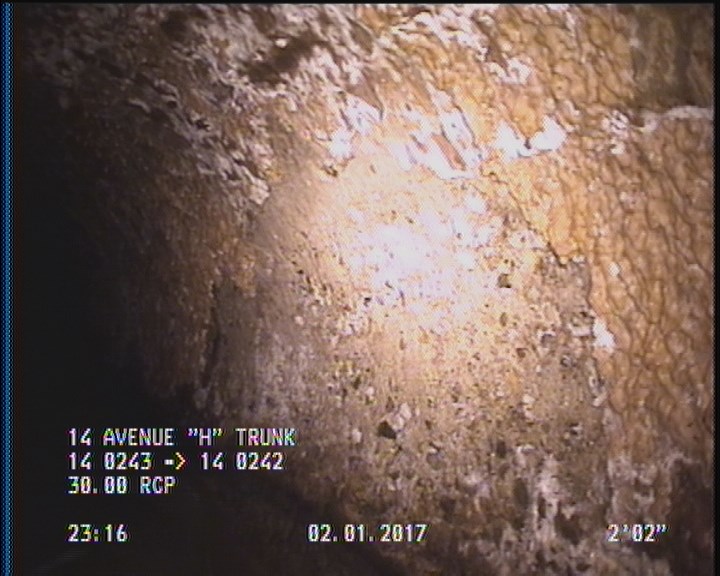 Surface Aggregate Projecting, from 09 to 03 o'clock, within 8 inches of joint: YES, Start