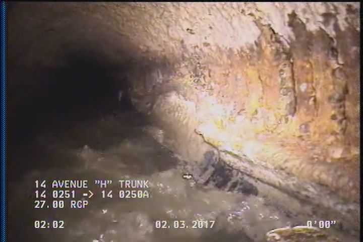 Surface Reinforcement Visible, from 03 to 04 o'clock, within 8 inches of joint: NO