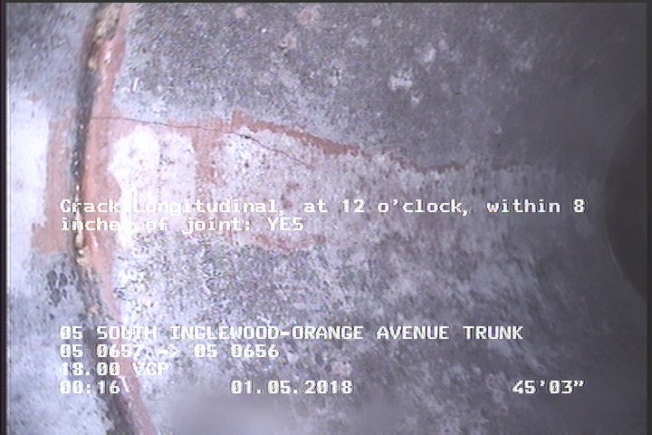 Crack Longitudinal, at 12 o'clock, within 8 inches of joint: YES