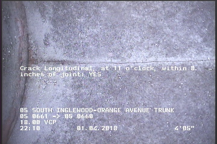 Crack Longitudinal, at 11 o'clock, within 8 inches of joint: YES