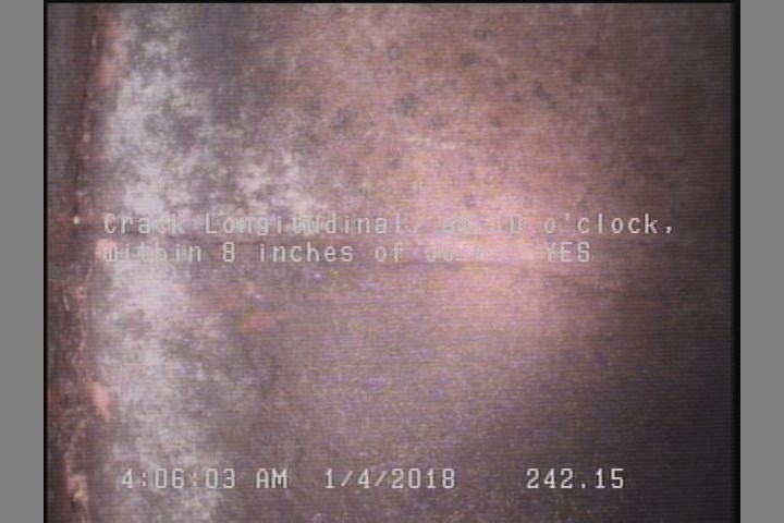 Crack Longitudinal, at 10 o'clock, within 8 inches of joint: YES