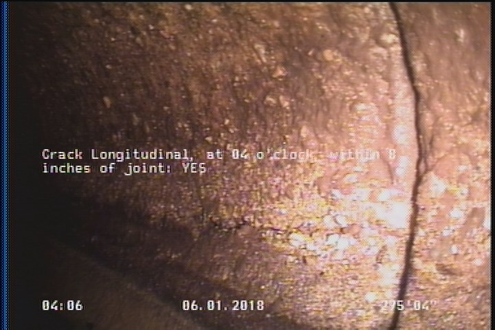 Crack Longitudinal, at 04 o'clock, within 8 inches of joint: YES