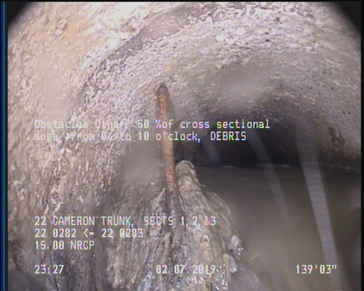 Obstacles Other, 50 %of cross sectional area, from 04 to 10 o'clock - DEBRIS