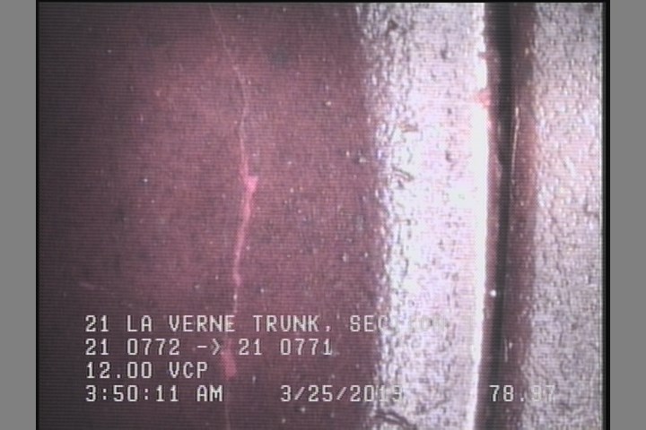 Fracture Circumferential, from 08 to 04 o'clock, within 8 inches of joint: YES