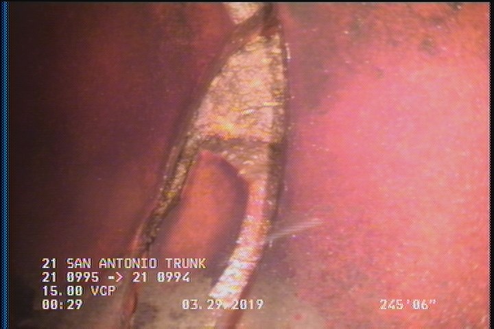 Broken, from 01 to 05 o'clock, within 8 inches of joint: YES