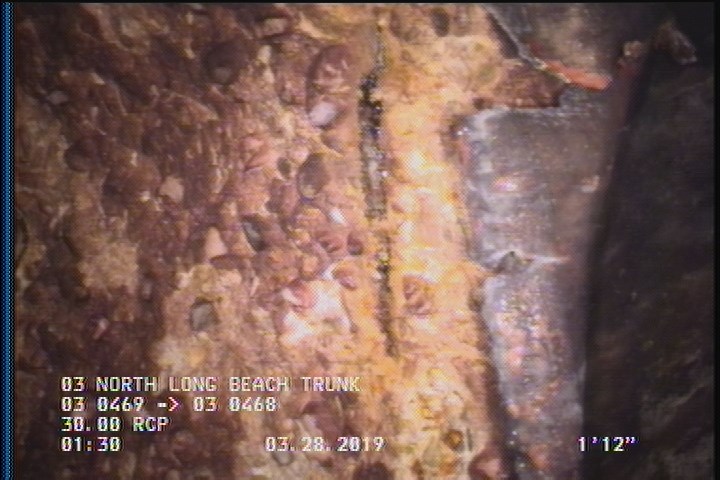 Surface Reinforcement Visible, from 11 to 01 o'clock, within 8 inches of joint: YES