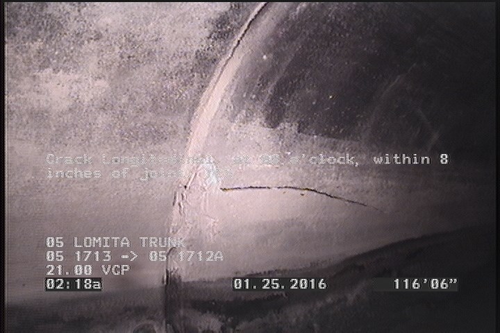Crack Longitudinal, at 08 o'clock, within 8 inches of joint: YES