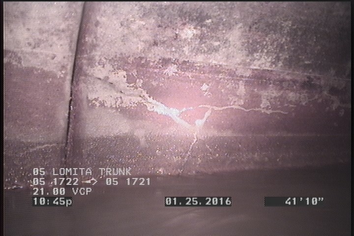 Crack Multiple, from 08 to 04 o'clock, within 8 inches of joint: YES, Start
