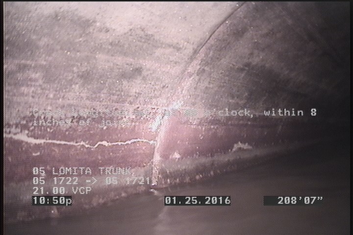 Crack Longitudinal, at 08 o'clock, within 8 inches of joint: YES