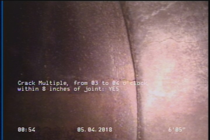 Crack Multiple, from 03 to 04 o'clock, within 8 inches of joint: YES