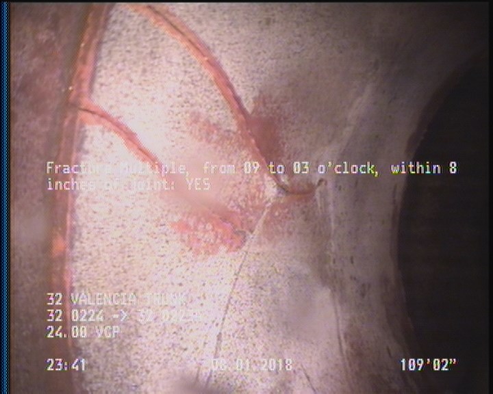 Fracture Multiple, from 09 to 03 o'clock, within 8 inches of joint: YES
