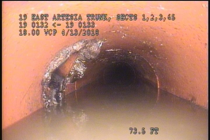 Deposits Attached Encrustation, 10 %of cross sectional area, at 09 o'clock, , within 8 inches of joint: YES