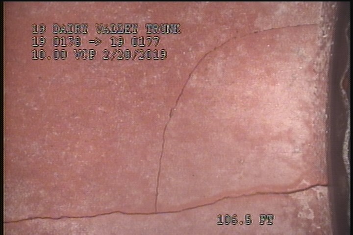 Crack Multiple, from 12 to 01 o'clock, within 8 inches of joint: YES