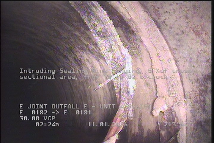 Intruding Sealing Ring Hanging, 5 %of cross sectional area, from 10 to 02 o'clock