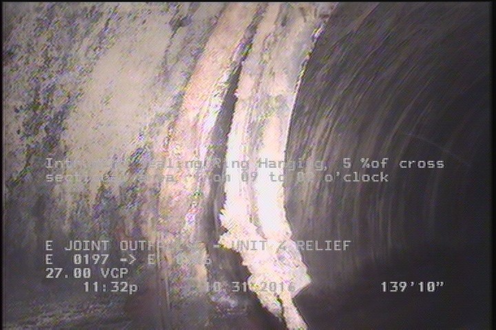 Intruding Sealing Ring Hanging, 5 %of cross sectional area, from 09 to 02 o'clock