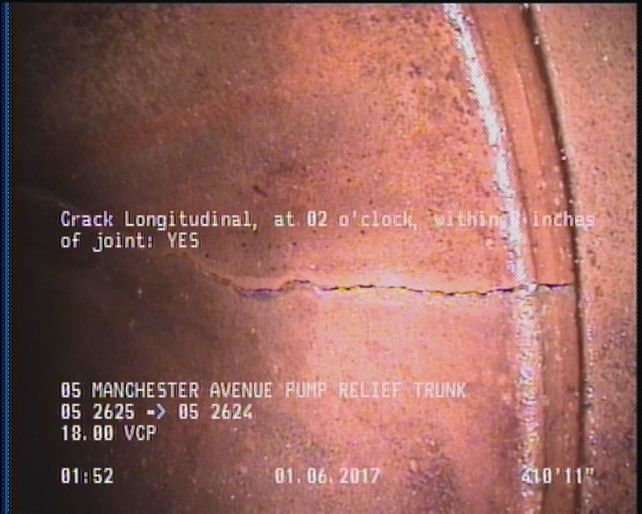 Crack Longitudinal, at 02 o'clock, within 8 inches of joint: YES