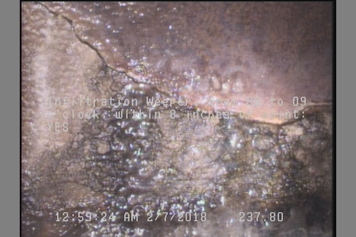 Infiltration Weeper, from 08 to 09 o'clock, within 8 inches of joint: YES