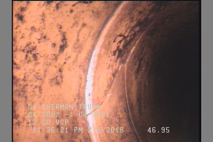 Fracture Multiple, from 08 to 04 o'clock, within 8 inches of joint: YES