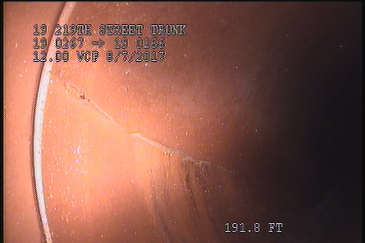 Crack Circumferential, from 10 to 11 o'clock, within 8 inches of joint: YES