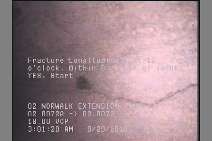 Fracture Longitudinal, at 12 o'clock, within 8 inches of joint: YES, Start