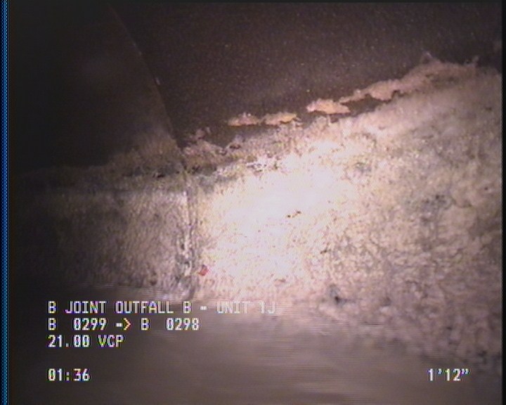 Deposits Attached Grease, 5 %of cross sectional area, from 04 to 08 o'clock, , within 8 inches of joint: YES, Start