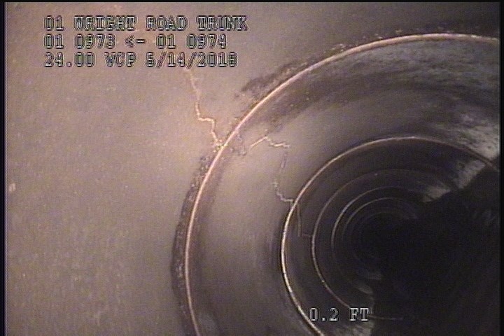 Fracture Spiral, from 11 to 01 o'clock, within 8 inches of joint: YES, Start - SLIGHT