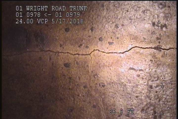 Fracture Spiral, from 11 to 01 o'clock, within 8 inches of joint: YES, Start - SLIGHT
