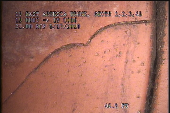 Crack Multiple, from 09 to 05 o'clock, within 8 inches of joint: YES