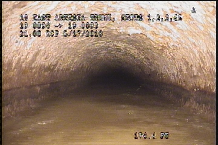 Tap Factory Made Defective, at 12 o'clock, -, within 8 inches of joint: YES, 4" - Active15%GREASE